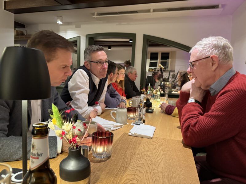 Am Tisch in der Klosterschenke sitzen: Ingo Gurcke, Dr. Felix Starck und Rainer Engel. ©Björn Kruschke